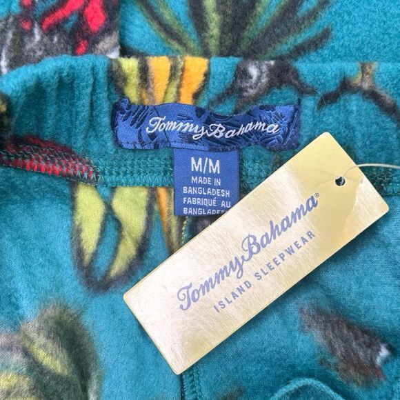 Tommy Bahama Island Sleepwear Santa On Vacation Green Pajama Pants - Size Medium - Picture 6 of 7